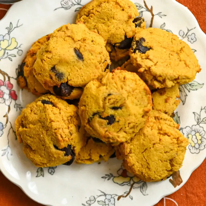keto pumpkin chocolate chip cookies recipe image