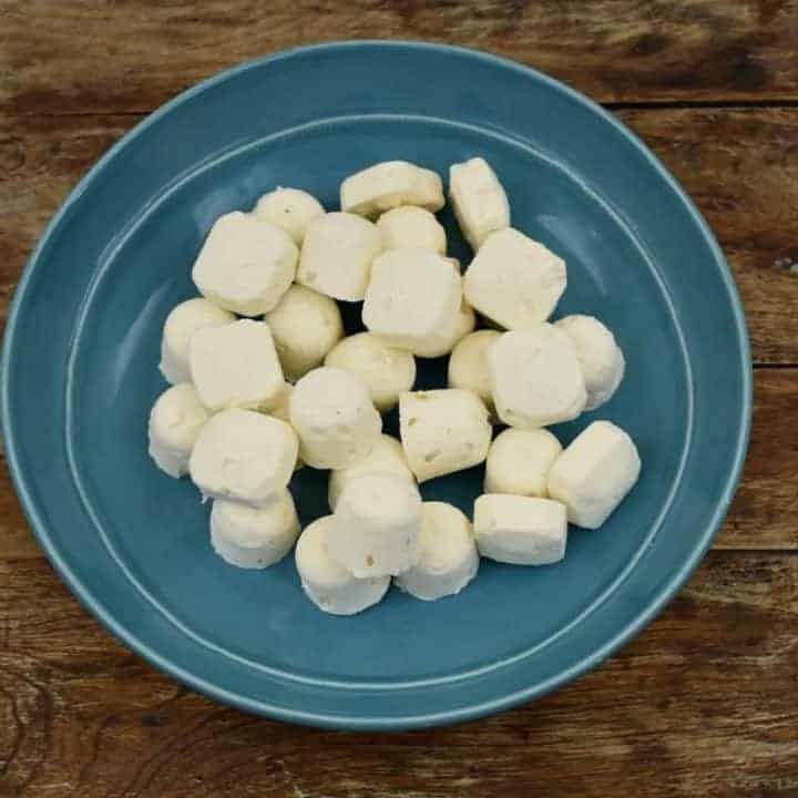 Keto cheesecake fat bombs