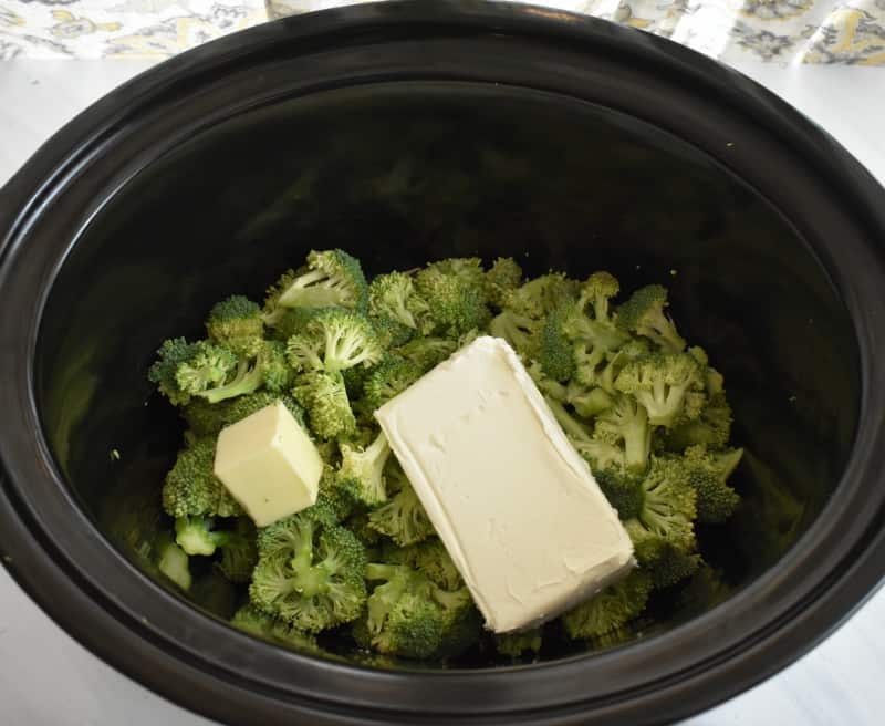 Keto broccoli cheese soup prep