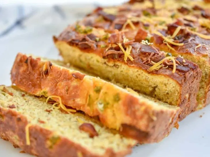 Keto Jalapeno Bacon Cheese Bread has a rich cheesy, slightly spicy and smoky bacon flavor. It’s perfect as side, for a quick breakfast. Or toasted for sandwiches.