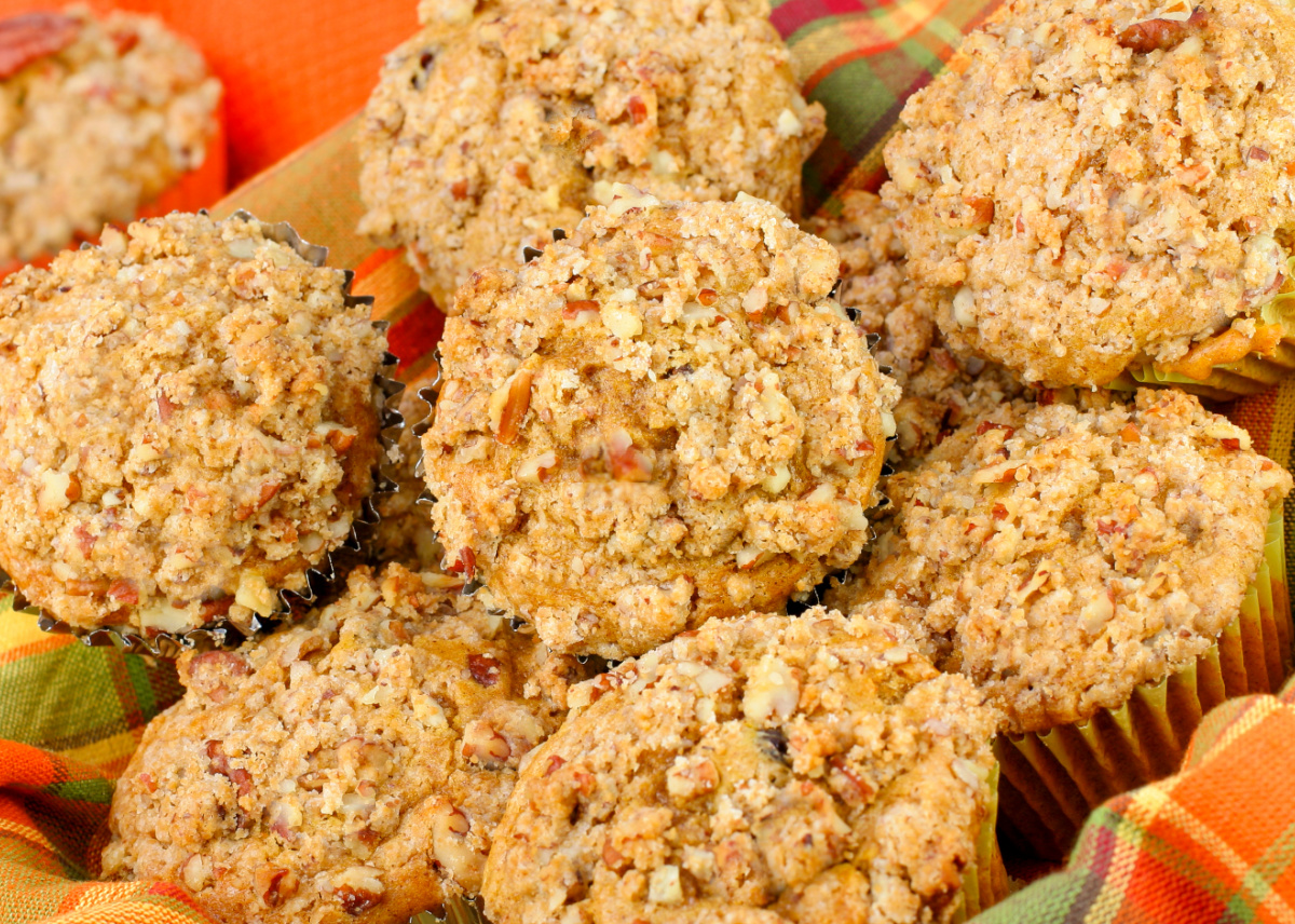 Low Carb Pumpkin Streusel Cupcakes