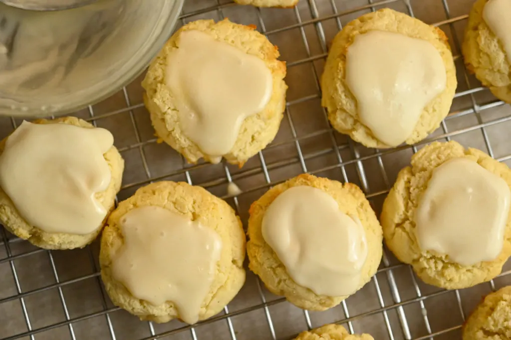 keto friendly cream cheese cookies resting on a baking rack