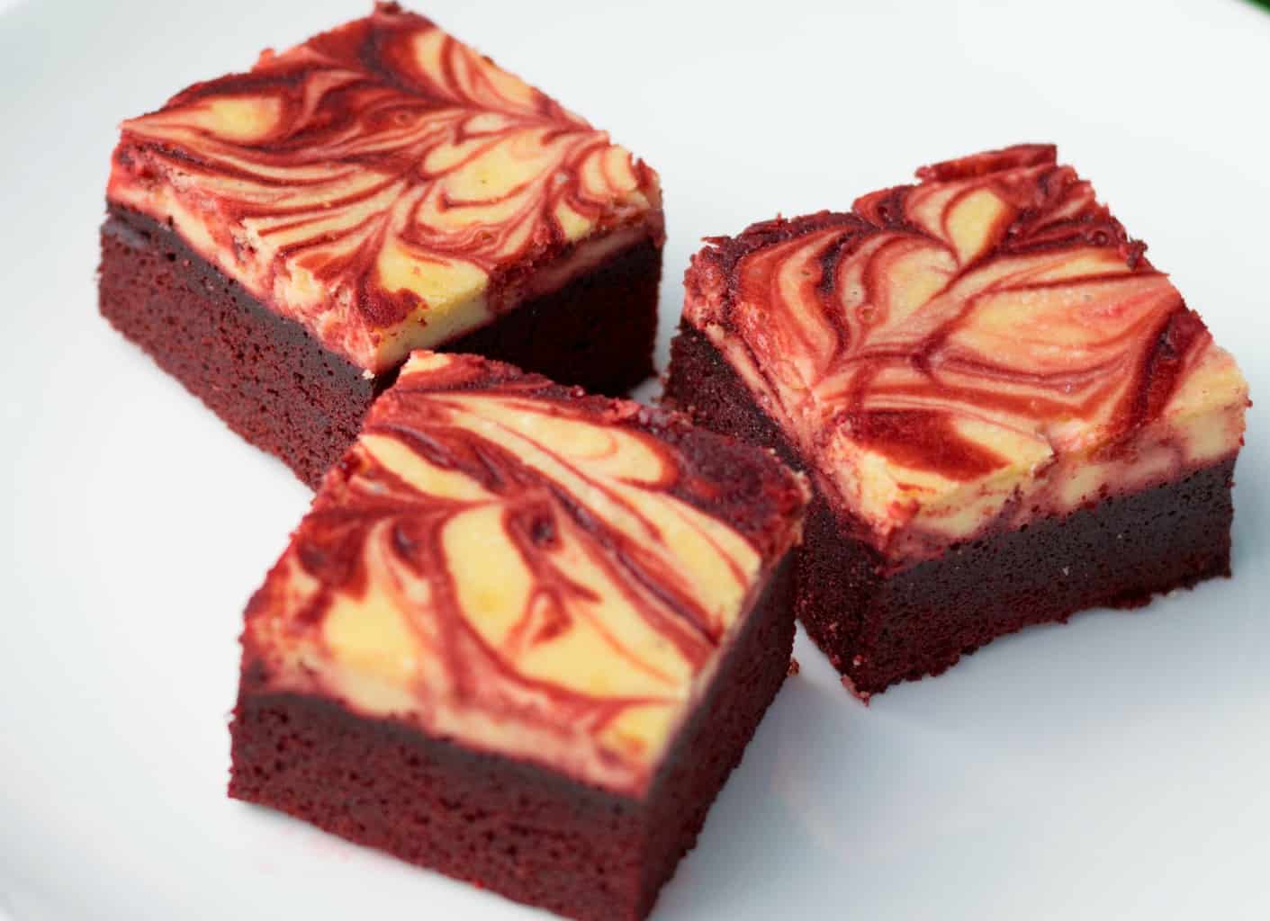 red velvet keto cheesecake brownies