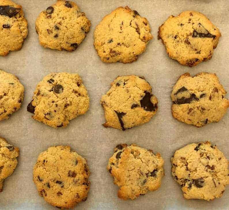 Keto Chocolate Chip Cookies