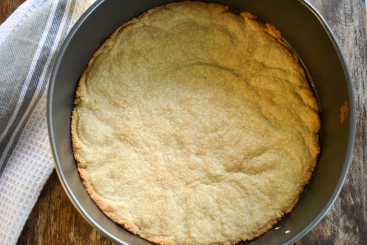 Keto almond cheesecake crust