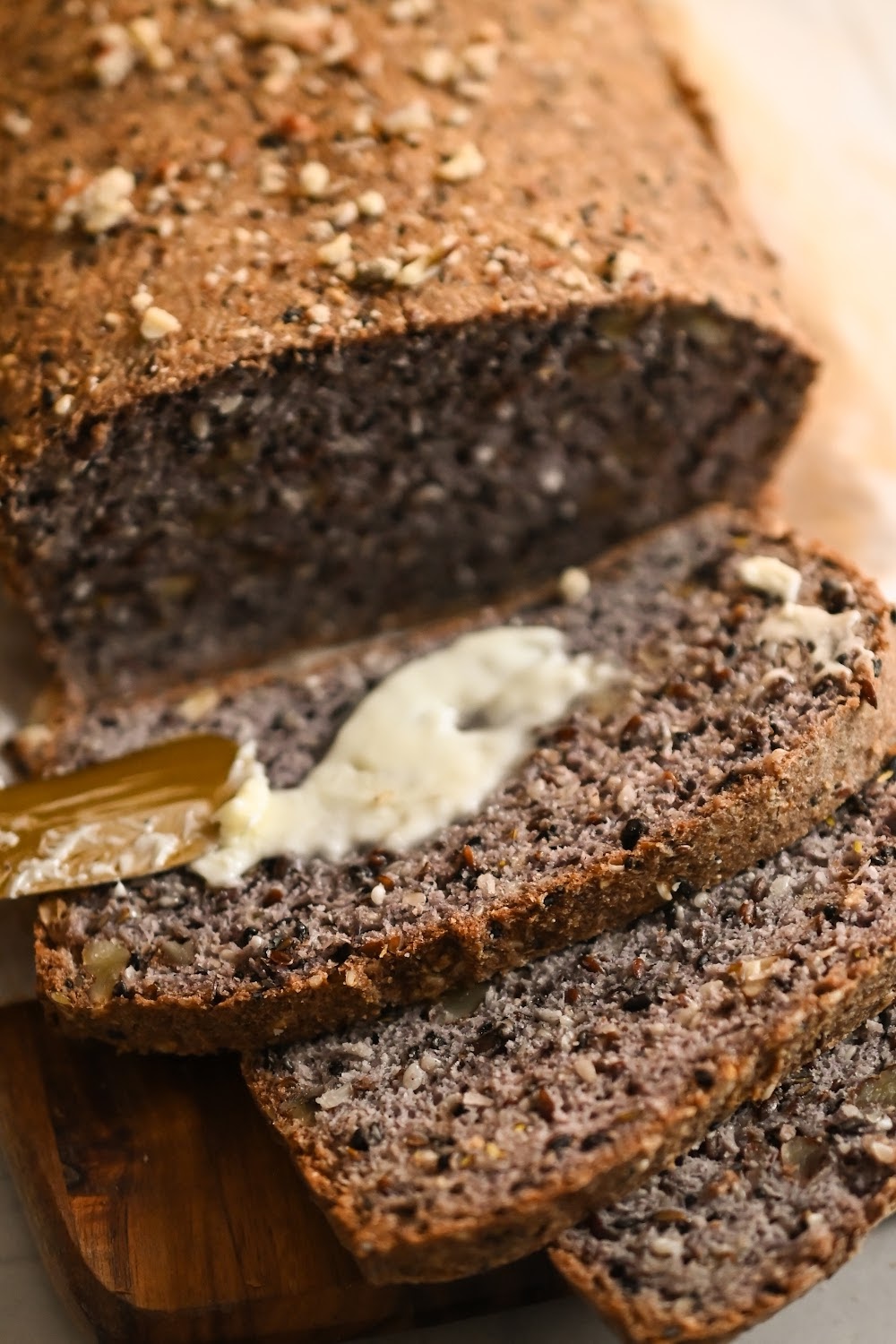 Low carb high fiber bread sliced