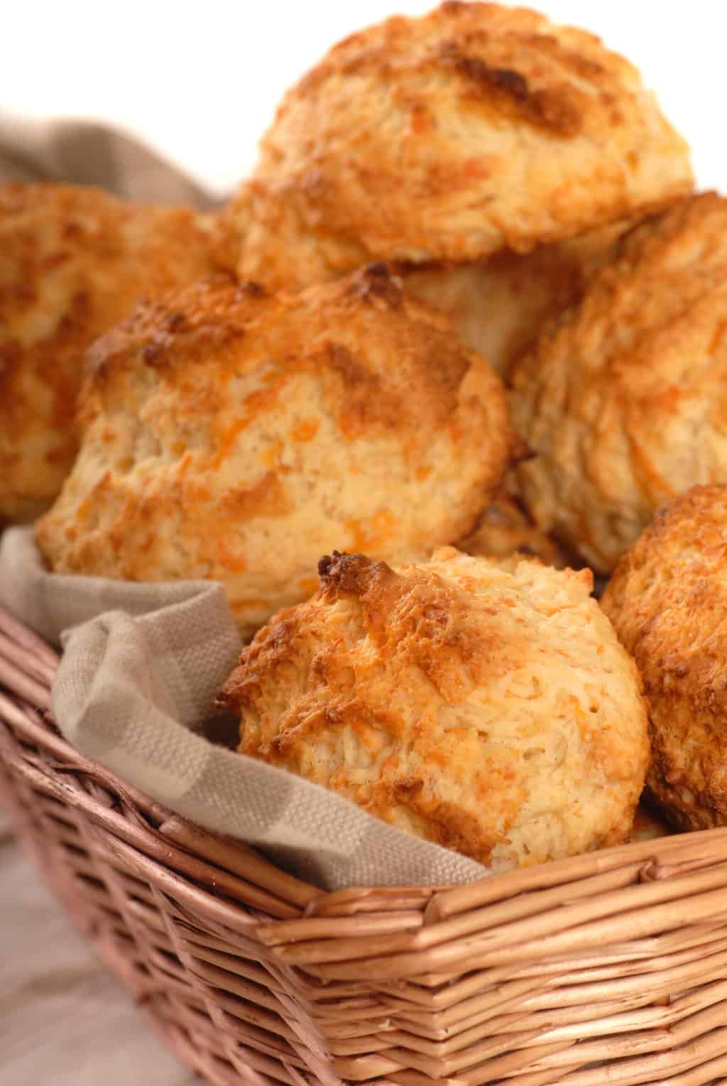 keto cheddar biscuits