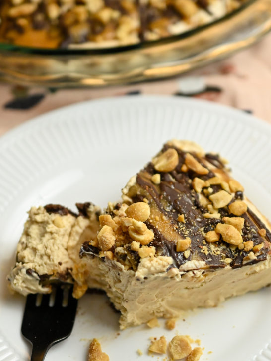 keto no-bake peanut butter cup pie