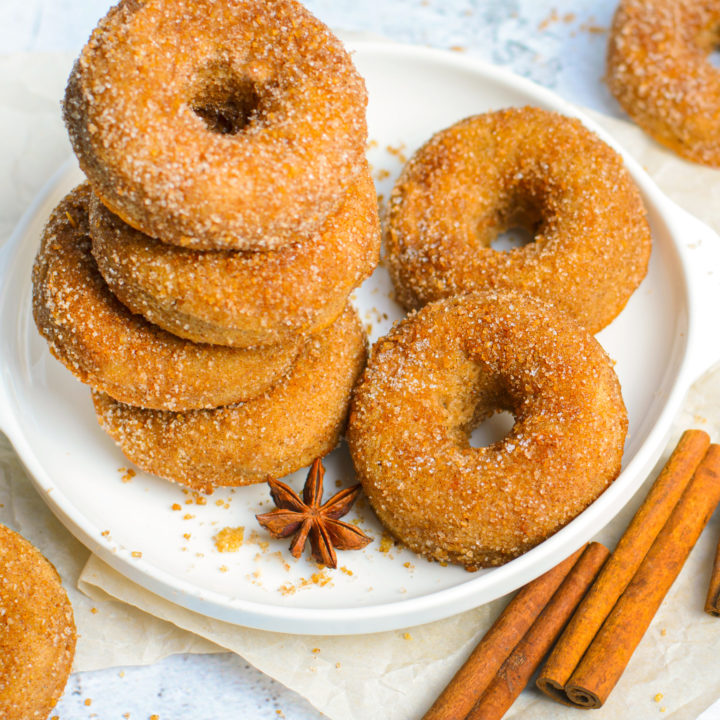 keto cinnamon sugar donuts plated