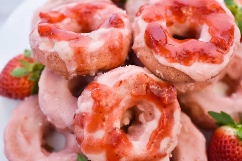 keto strawberry donutsketo strawberry donuts