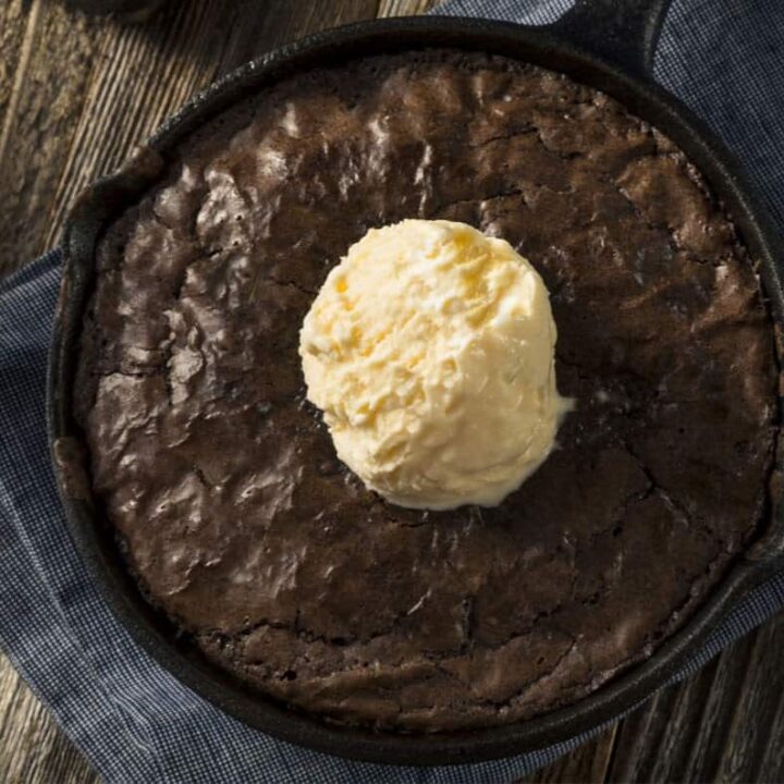 image of a keto skillet brownies a la mode