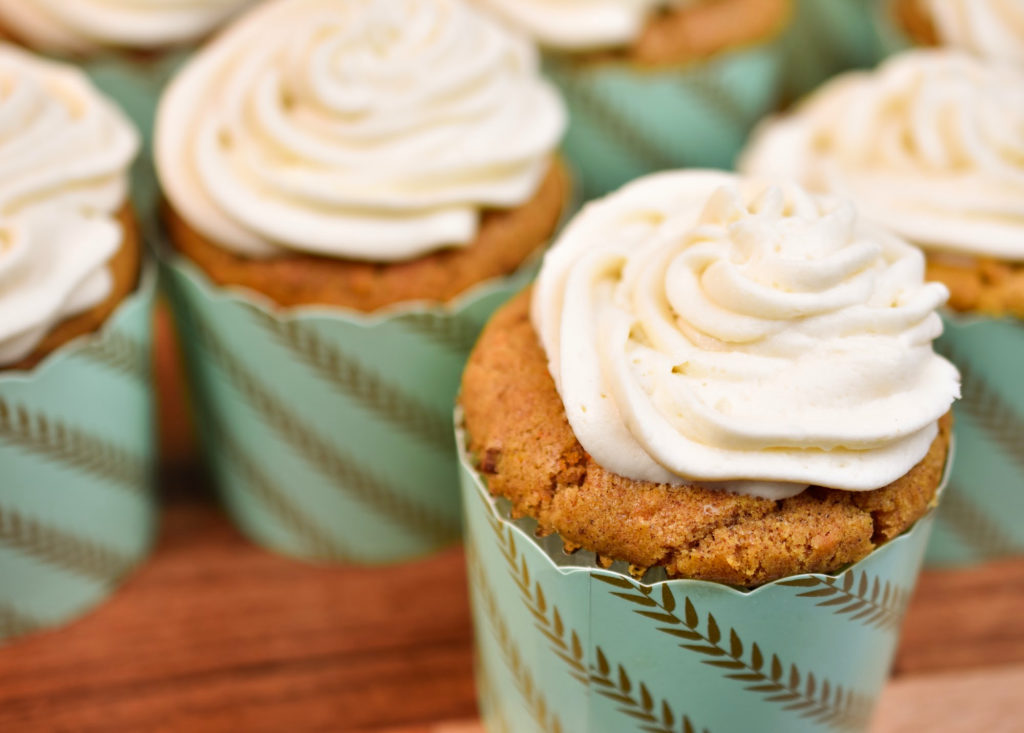low-carb carrot cake cupcakes