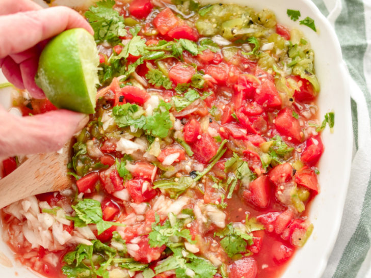 keto friendly salsa being made