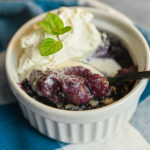 keto blueberry crisp featured image