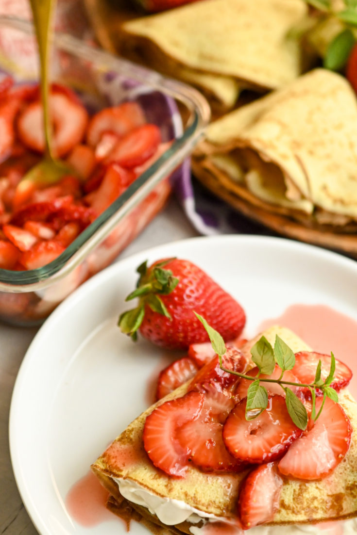 crepini strawberry keto crepes