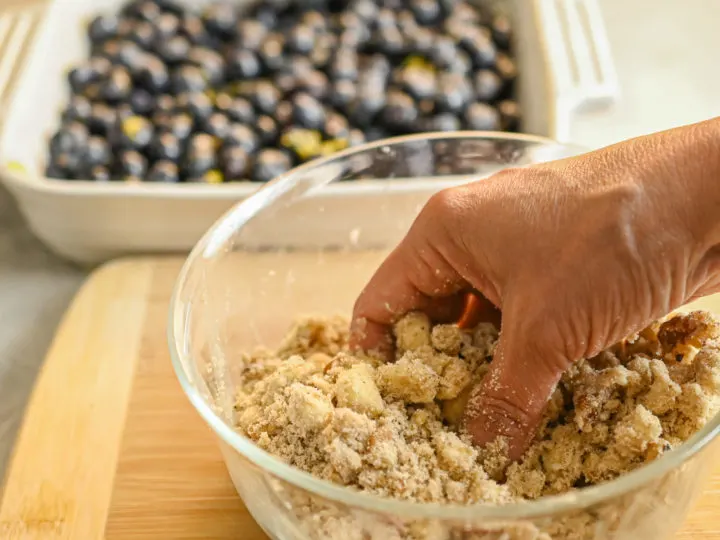 mixing crisp for keto blueberry crisp