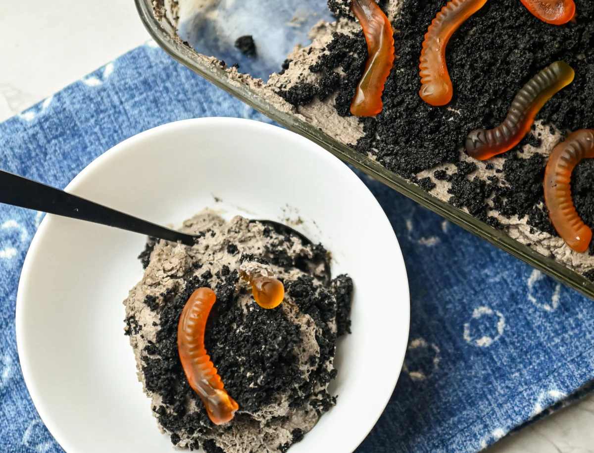 sugar-free oreo dirt cake served