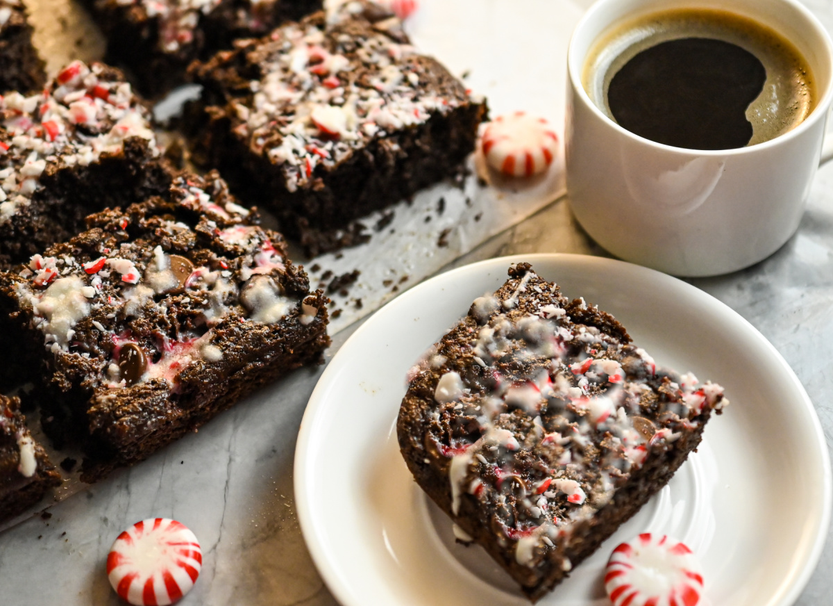 Easy Keto Peppermint Brownies · Fittoserve Group