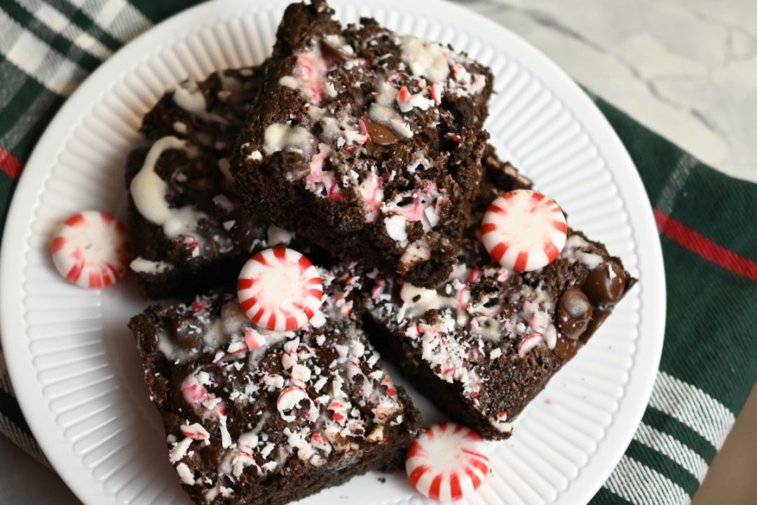 Easy Keto Peppermint Brownies · Fittoserve Group