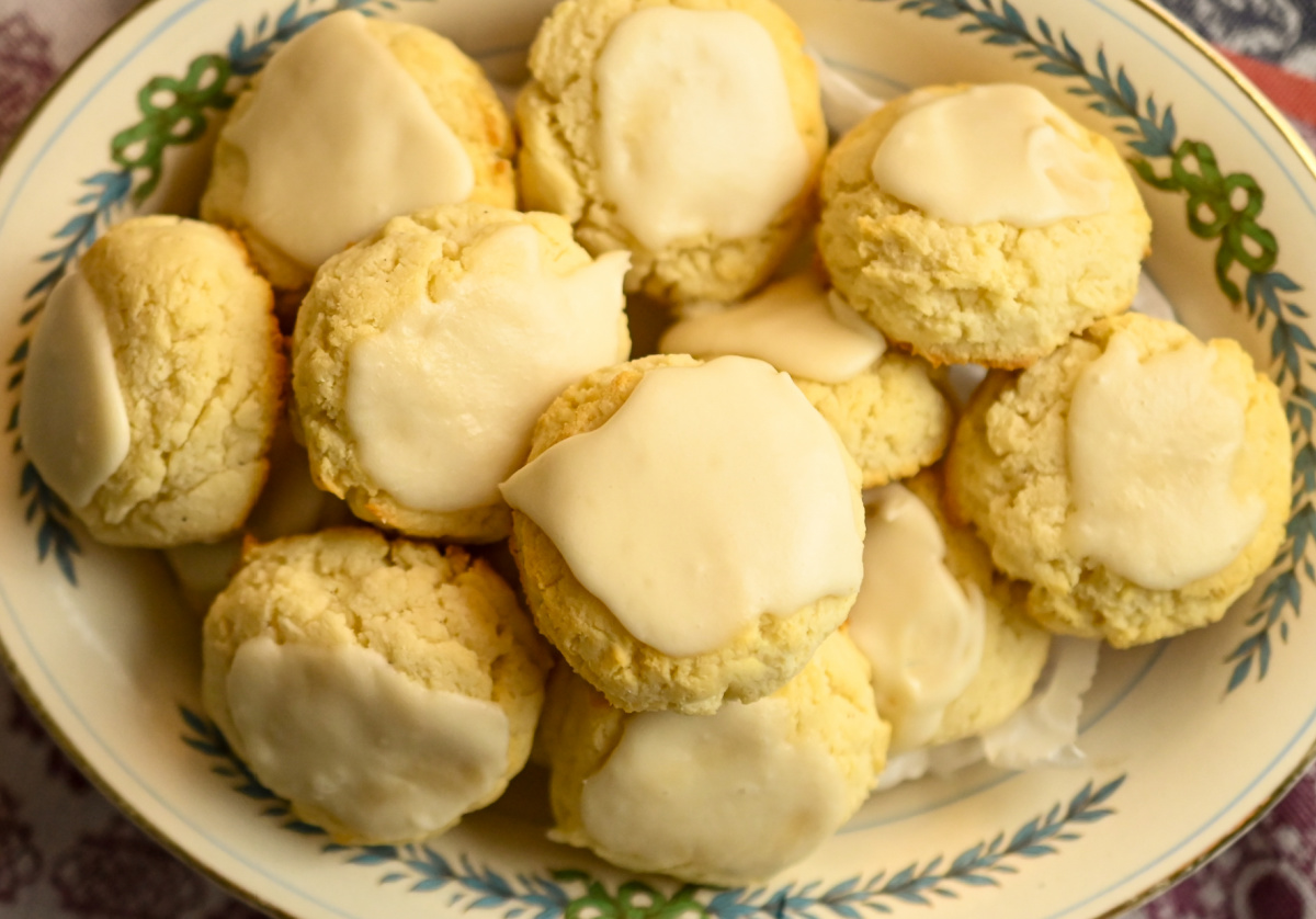 keto amaretti cookies served in a vintage bowl