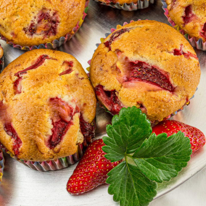 keto strawberry muffins featured image