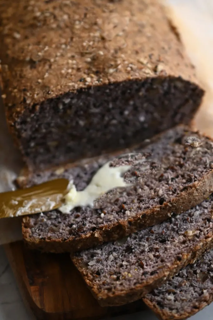 keto-friendly pumpernickel bread