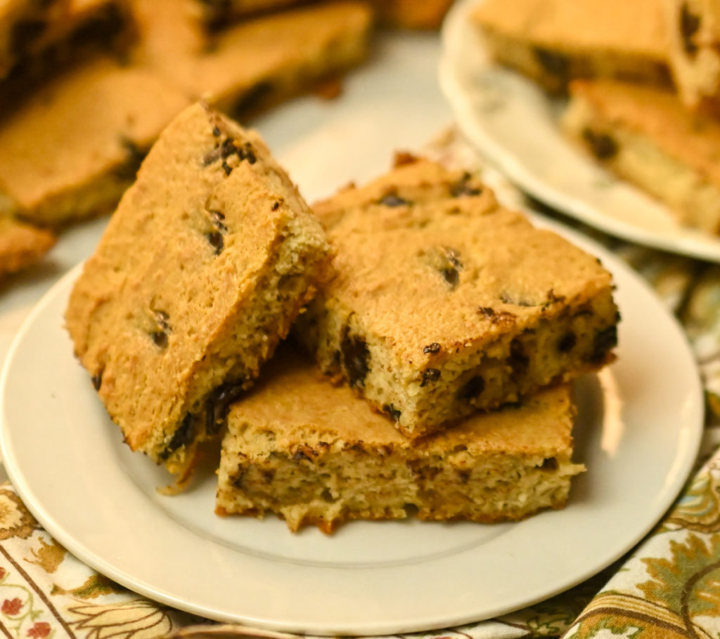 keto brown butter chocolate chip bars featured image