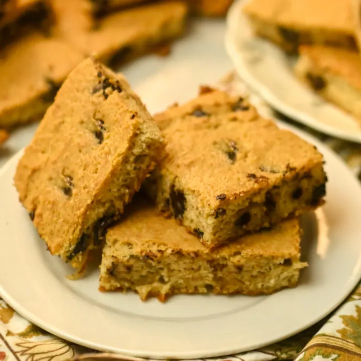 keto brown butter chocolate chip bars featured image