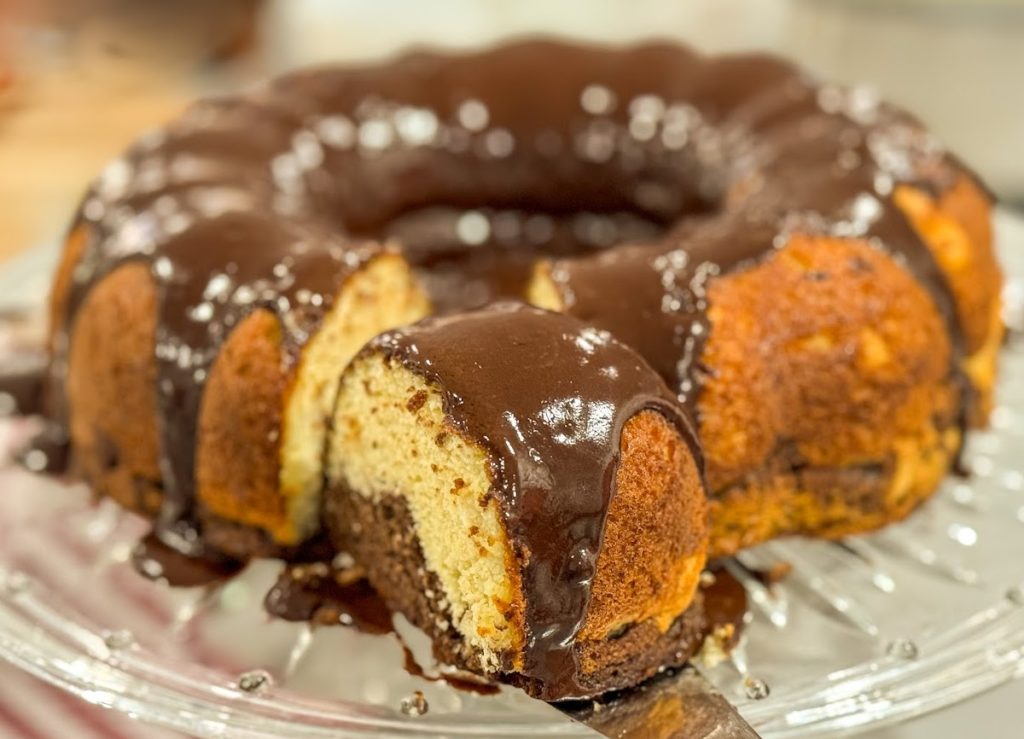 Low-carb marble bundt cake