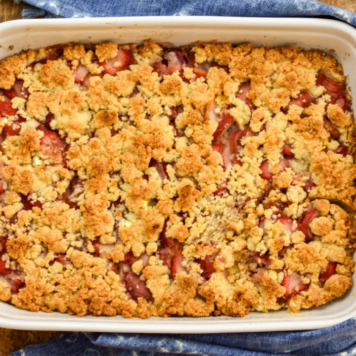 Keto strawberry cobbler featured image