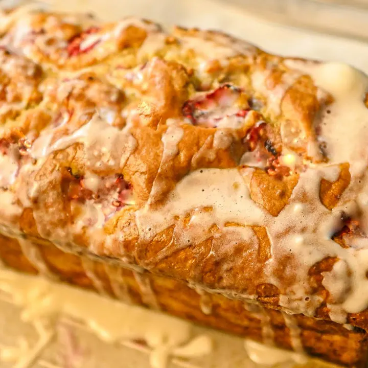 Low-carb strawberry bread with lemon icing