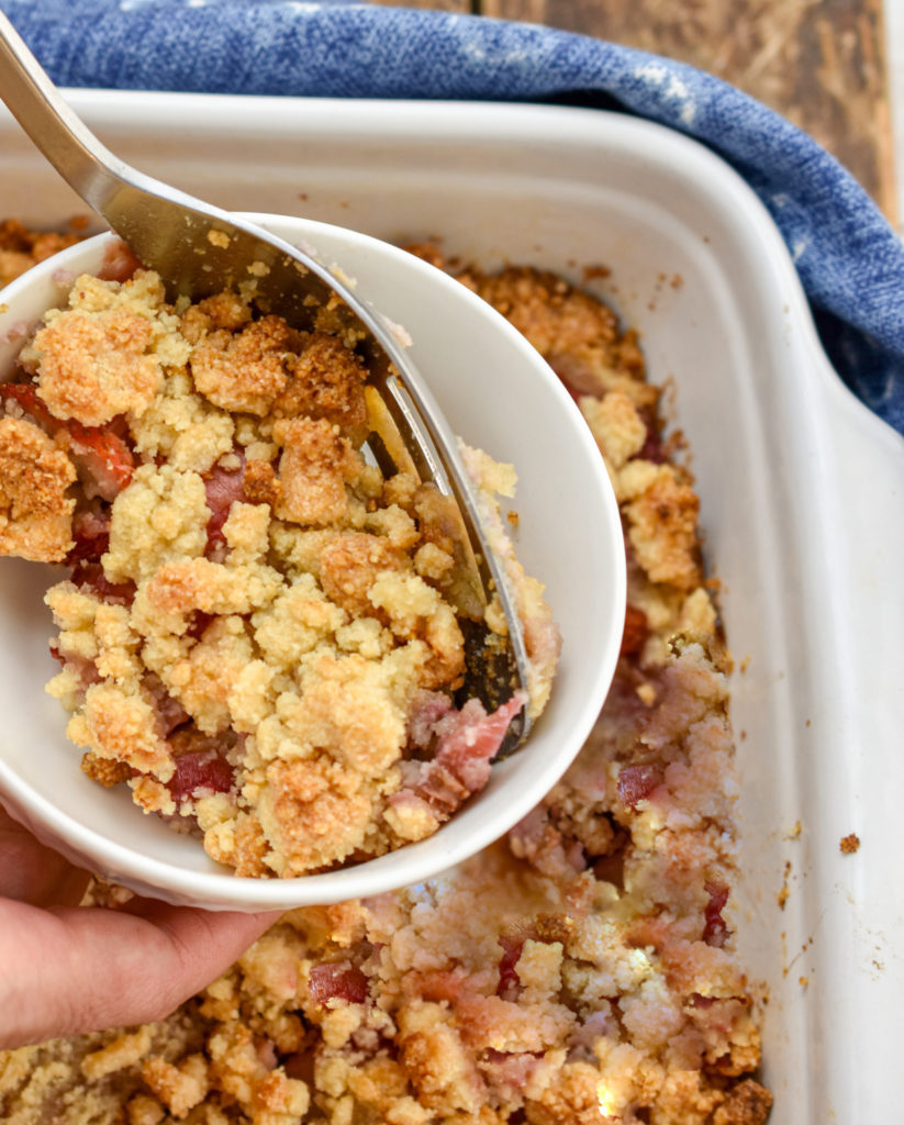 keto-friendly strawberry cobbler