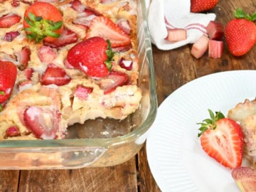 keto strawberry rhubarb cake sliced and served 1200