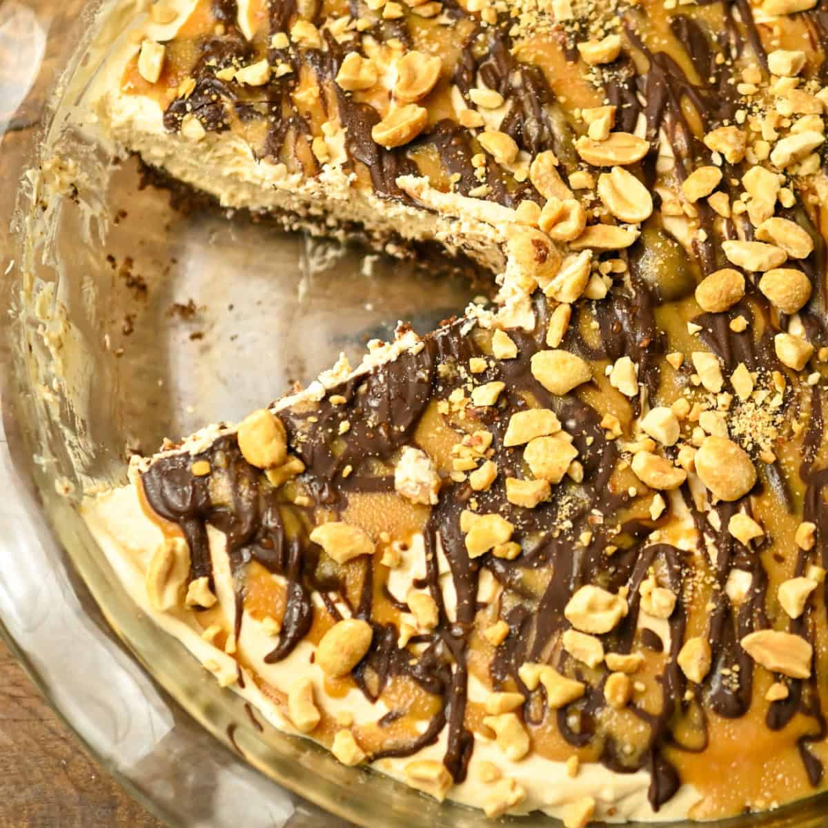 Keto No Bake Snickers Pie