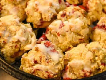 Baked keto strawberry biscuits