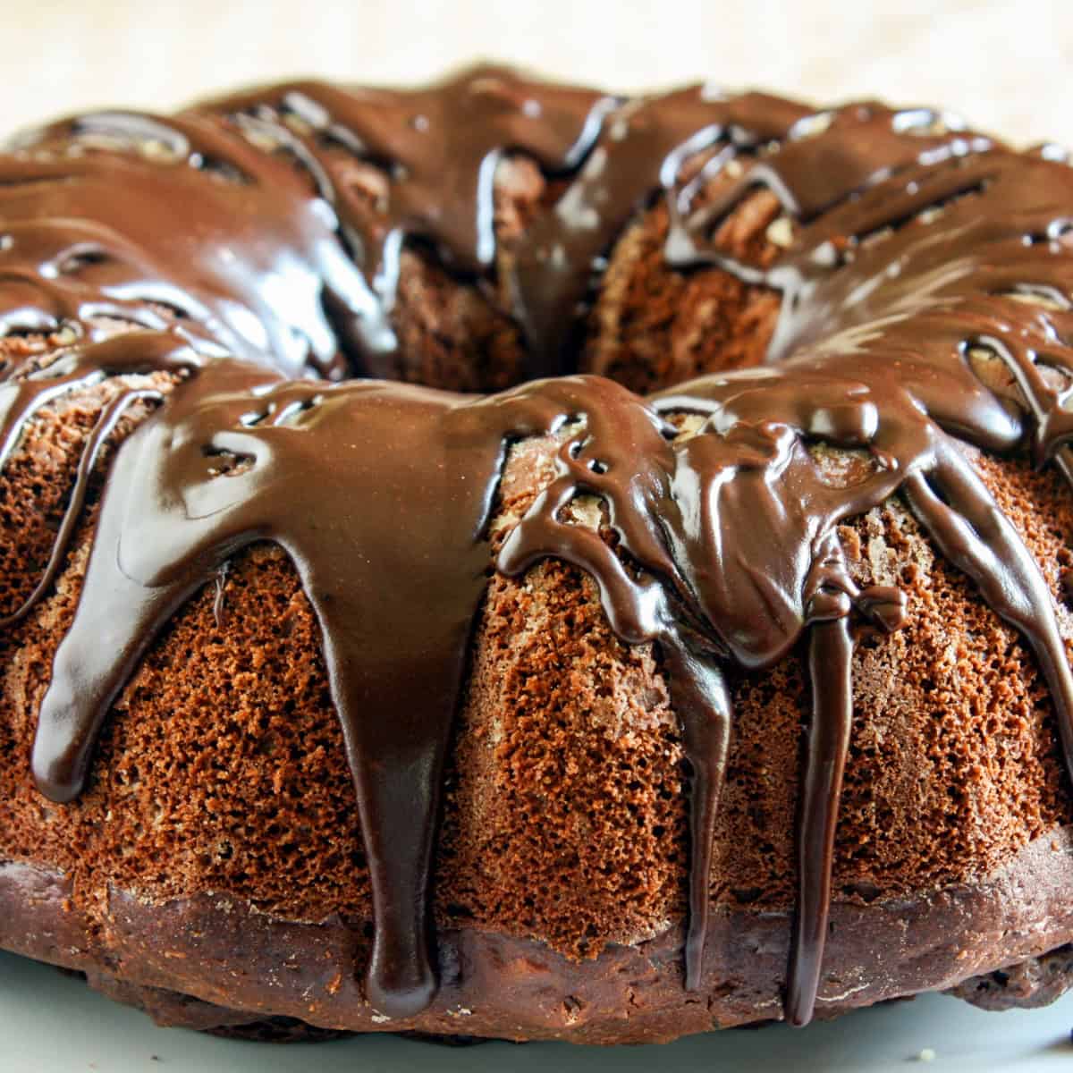 Low-Carb Chocolate Greek Yogurt Cake