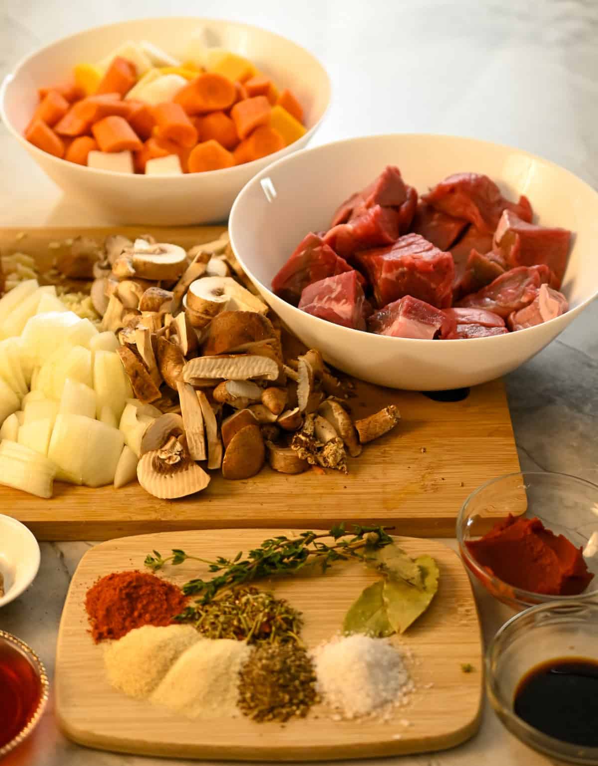 Keto Hungarian Goulash Stew Ingredients
