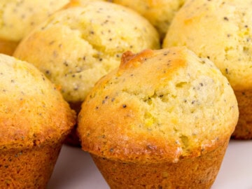 Low-Carb Lemon Poppy Seed Muffins 1200